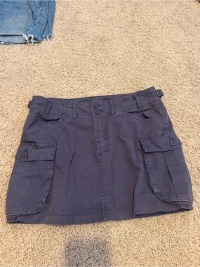 Brandy Melville purple cargo skirt great condition.